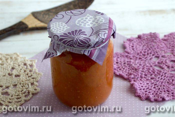 Аджика зі сливи з помідорами. Фотографія рецепта