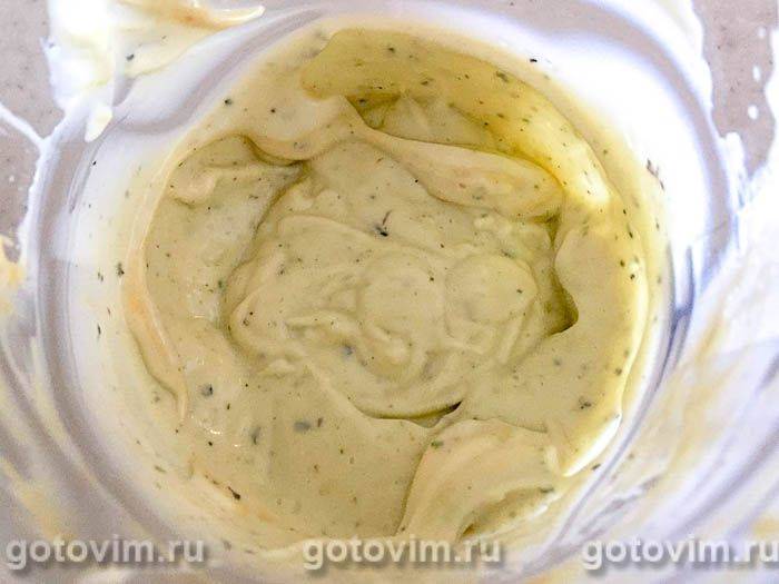 Домашній майонез на перепелиних яйцях із часником і базиліком