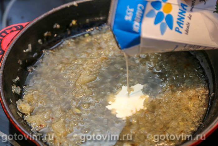 Гребінці в соусі з шампанського та червоної ікри