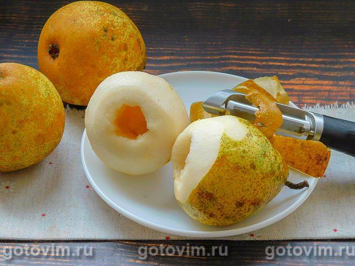 Груша в тісті