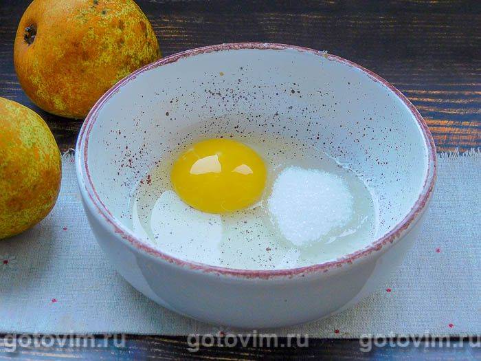 Груша в тісті