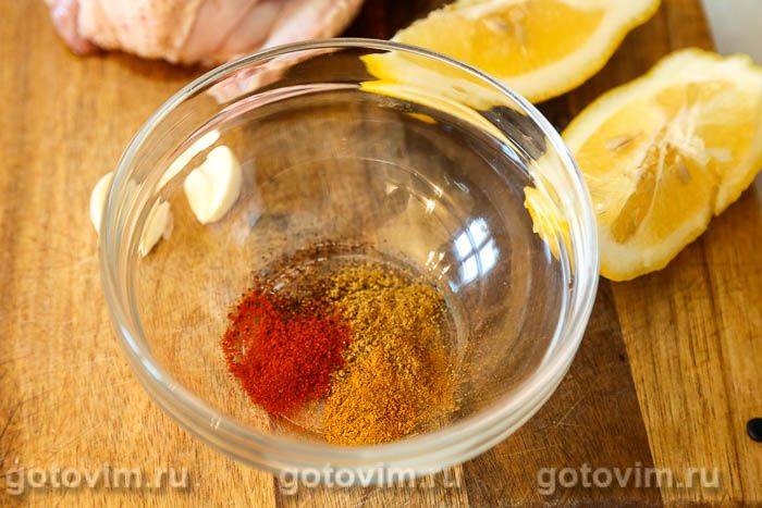 Курча-корнішон у духовці в лимонному маринаді з картоплею