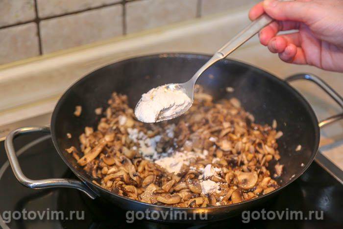 Лазанья з куркою та грибами