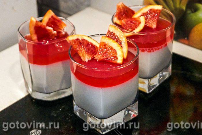 Панна котта з желе з червоних апельсинів. Фотографія рецепта