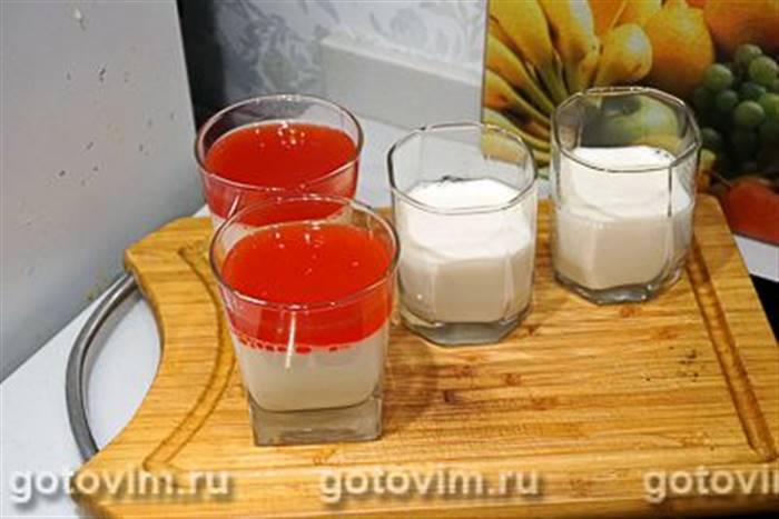 Панна котта з желе з червоних апельсинів