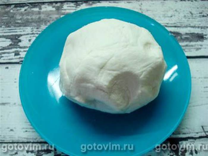 Великодні прикраси - цукрові яйця в шоколадному гніздечку