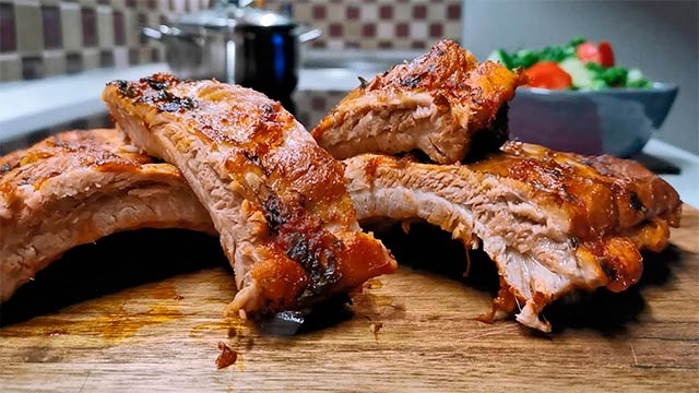 свинячі реберця