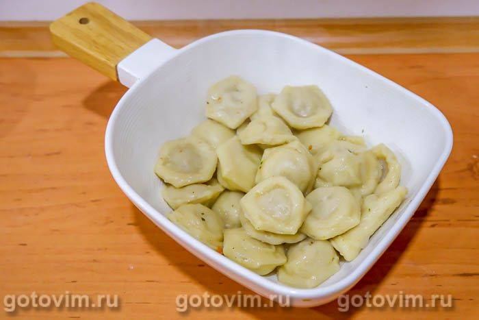 Домашні пельмені в пельменниці. Фотографія рецепта