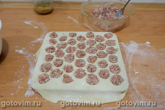 Домашні пельмені в пельменниці
