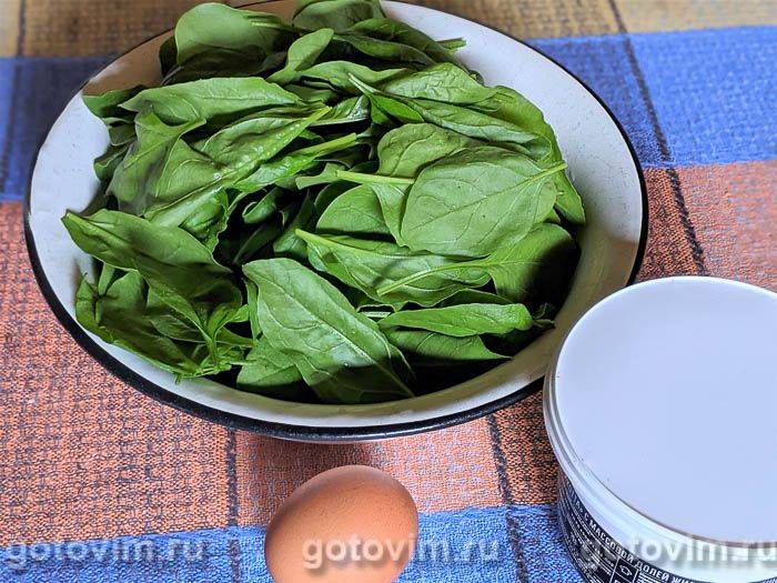 Кльоцки зі шпинату з часниковим соусом
